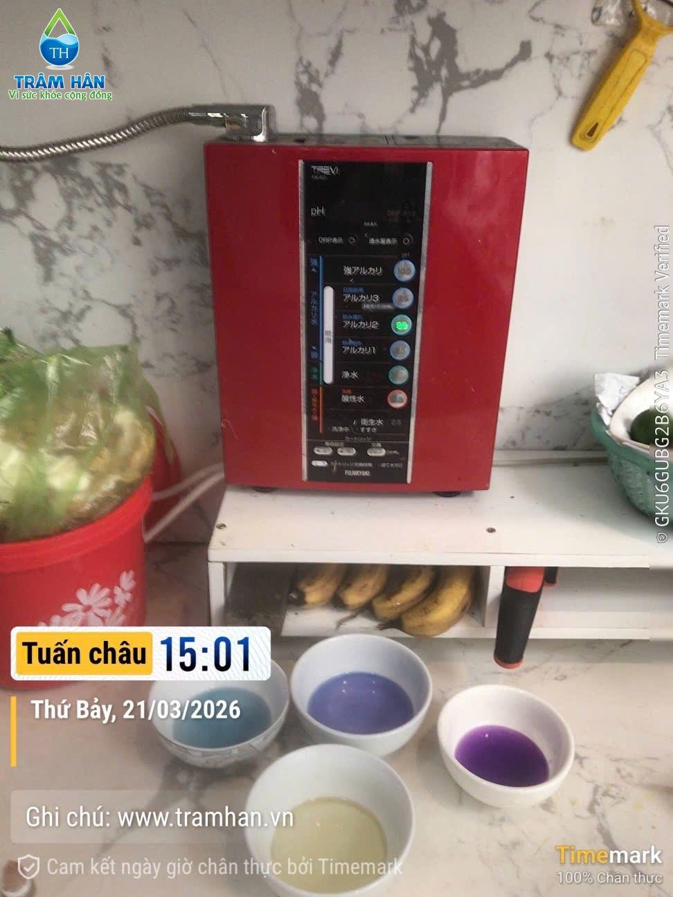 Kiểm tra độ pH nước điện giải bằng thuốc thử